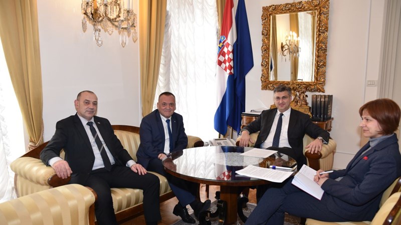 Predsjednik Vlade Plenković s gradonačelnikom Osijeka Vrkićem 